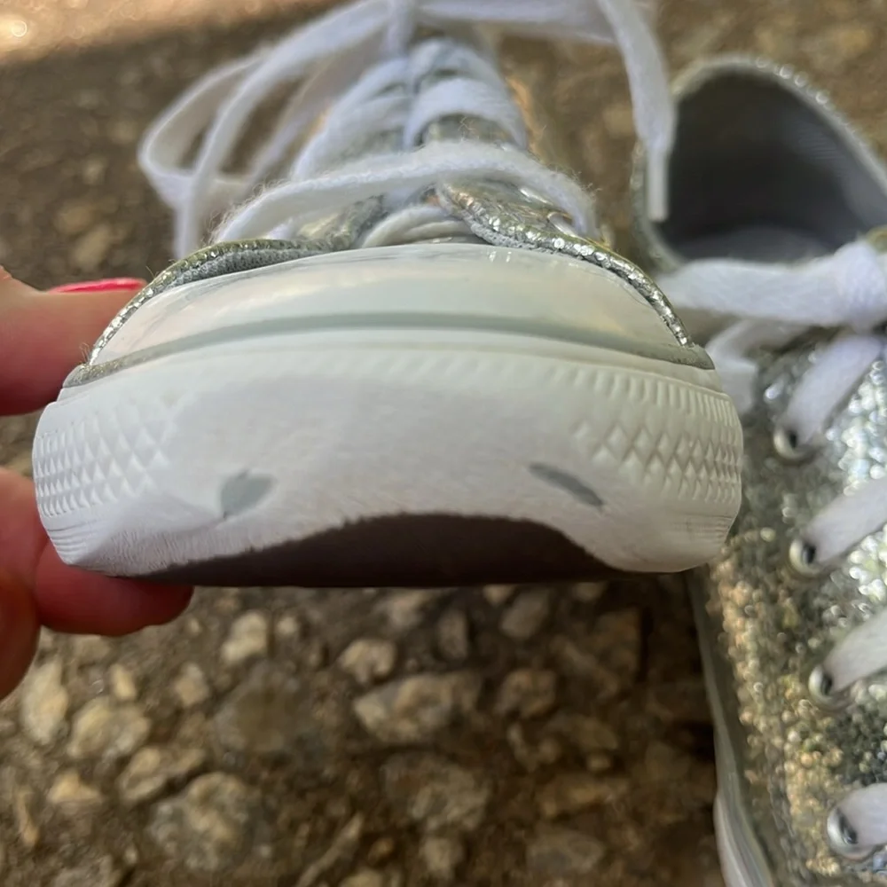 💥Converse Junior Girls All-Star Silver Glitter Low Sneakers. ‎ Size 1